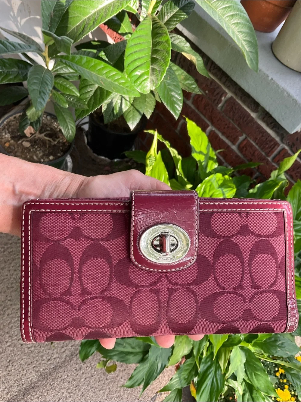 Vintage Y2k Coach turnlock wallet GUC